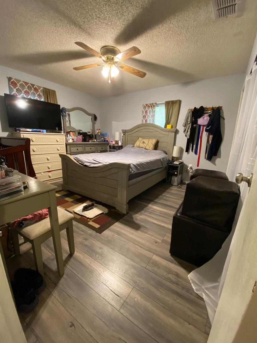 881 CEDAR CIR, TAVARES, FL, 32778