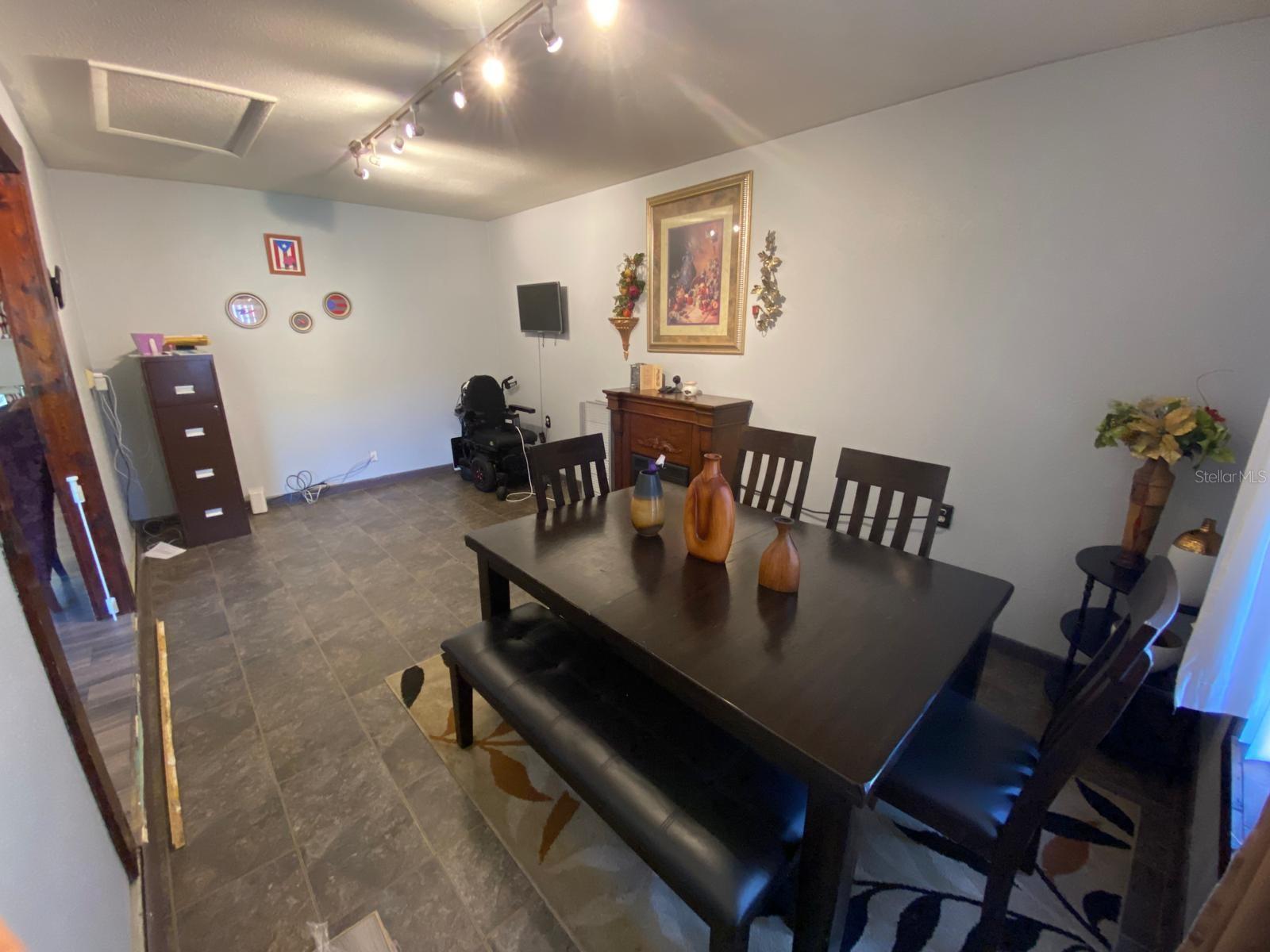 881 CEDAR CIR, TAVARES, FL, 32778