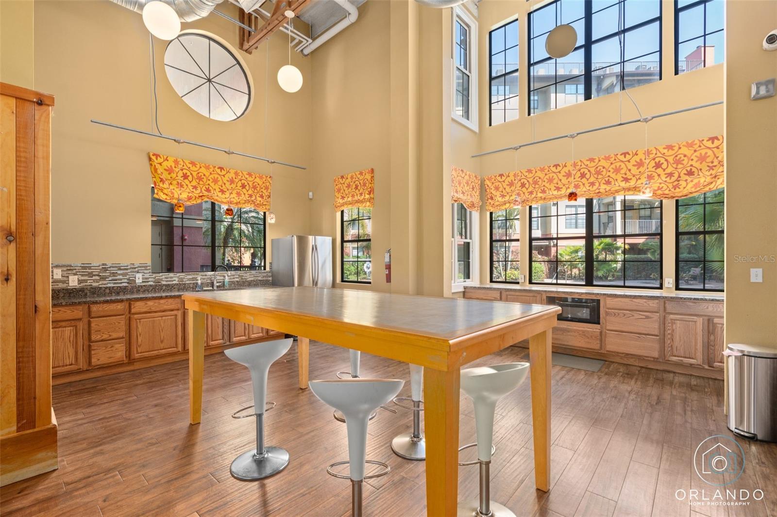 911 N ORANGE AVE #408, ORLANDO, FL, 32801