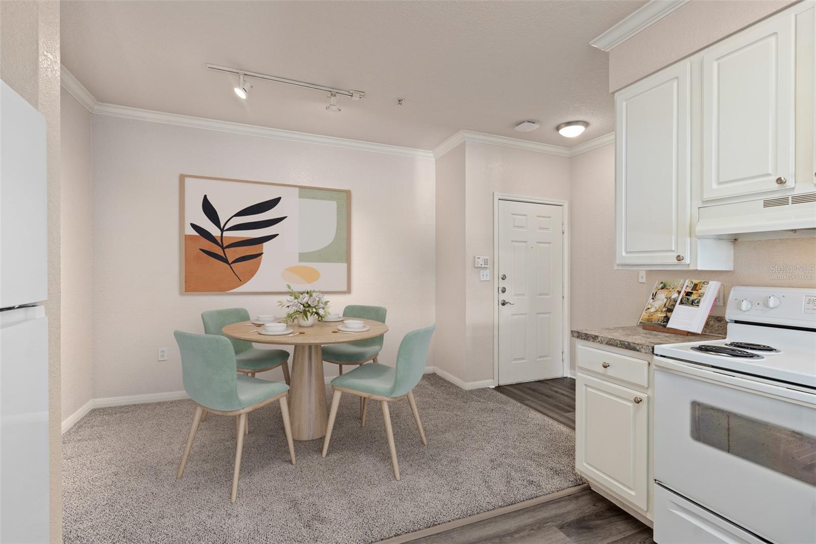 911 N ORANGE AVE #408, ORLANDO, FL, 32801