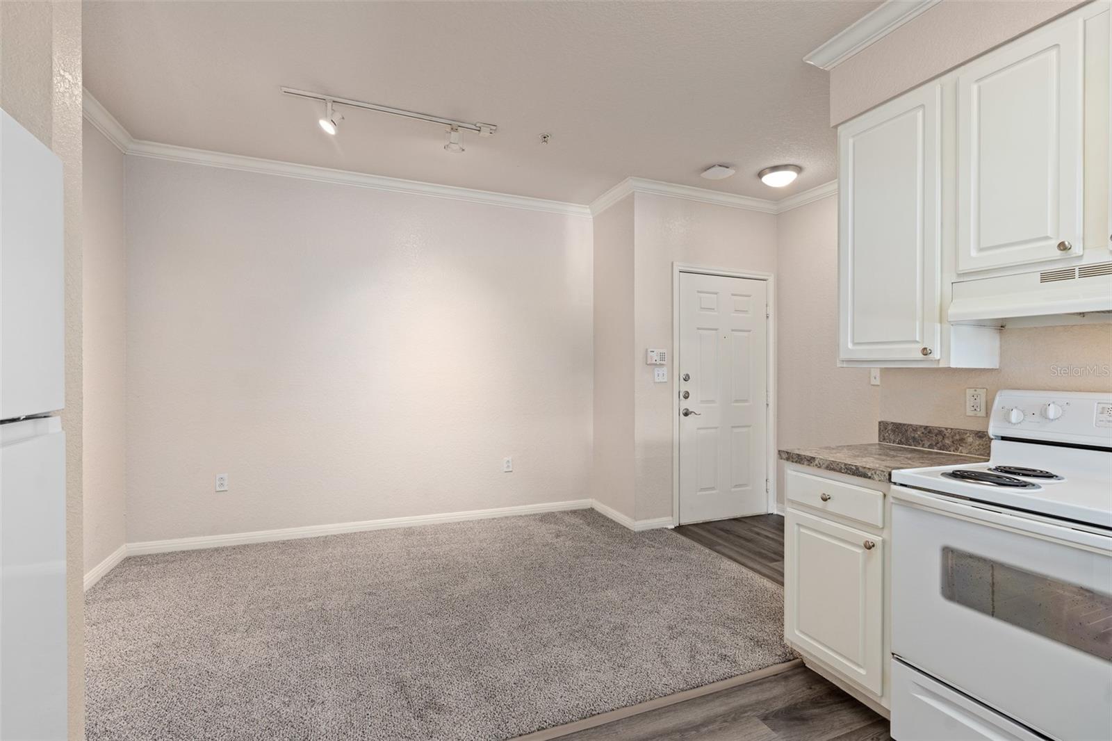 911 N ORANGE AVE #408, ORLANDO, FL, 32801