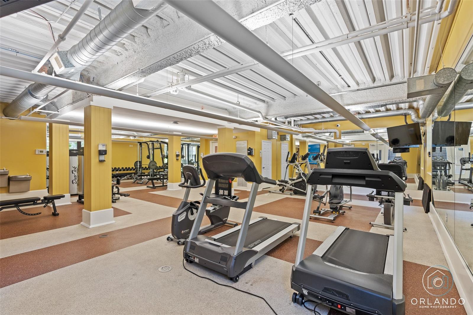 911 N ORANGE AVE #408, ORLANDO, FL, 32801