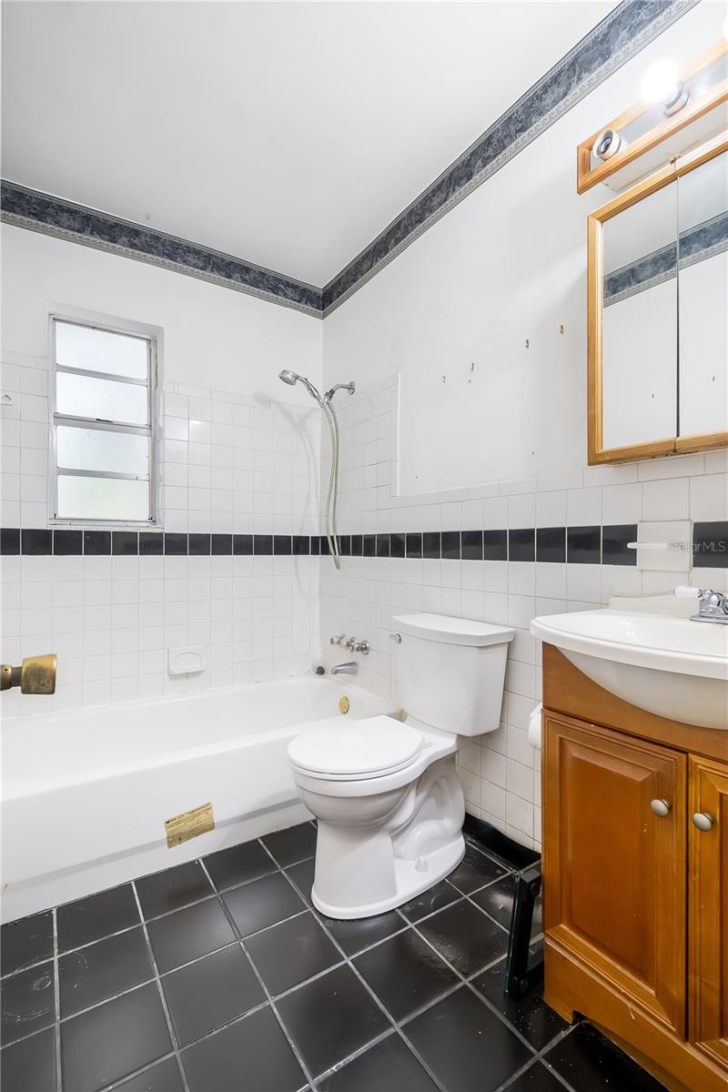 1524 STEVENSONS DR, CLEARWATER, FL, 33755