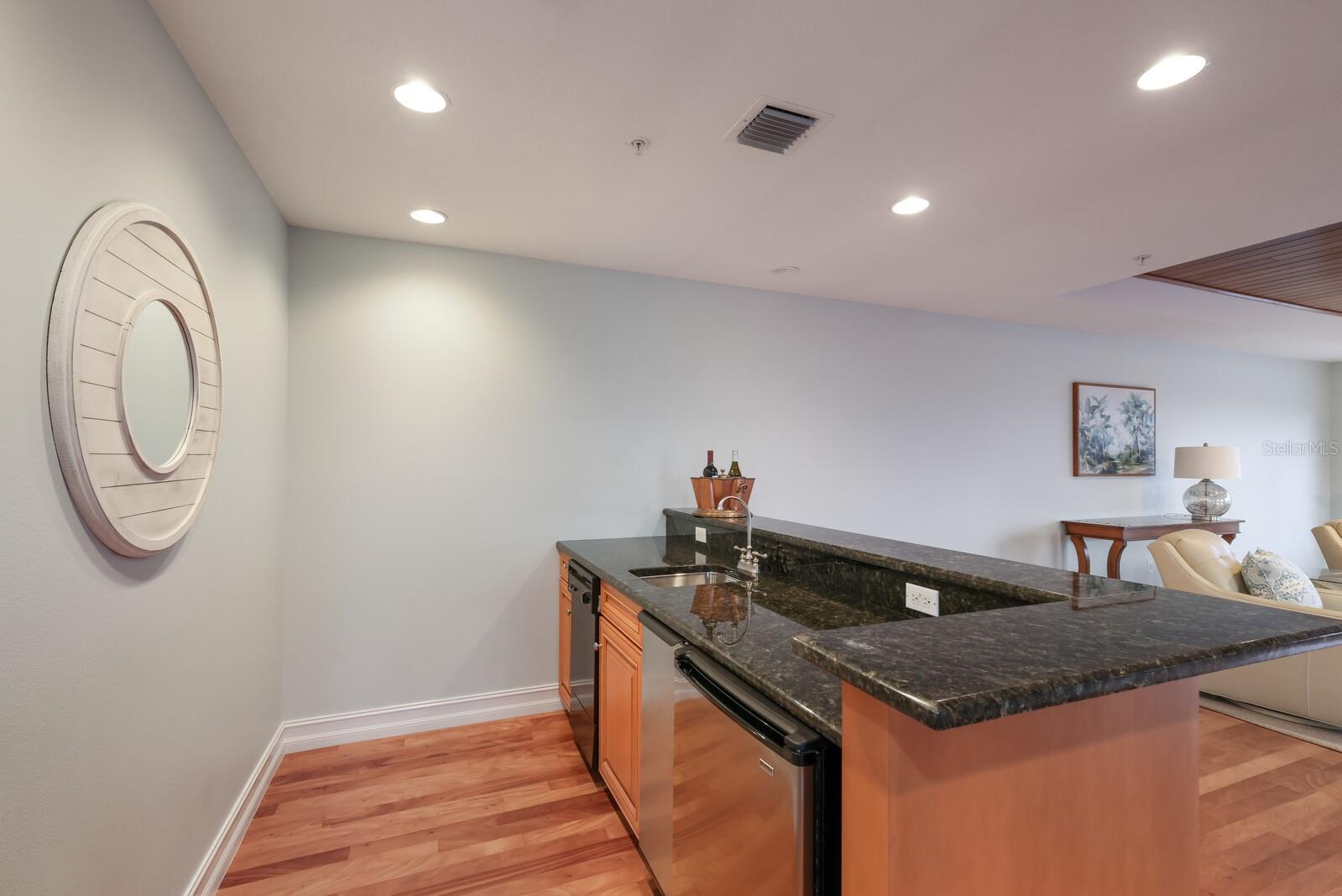405 BEACH RD #B, SARASOTA, FL, 34242