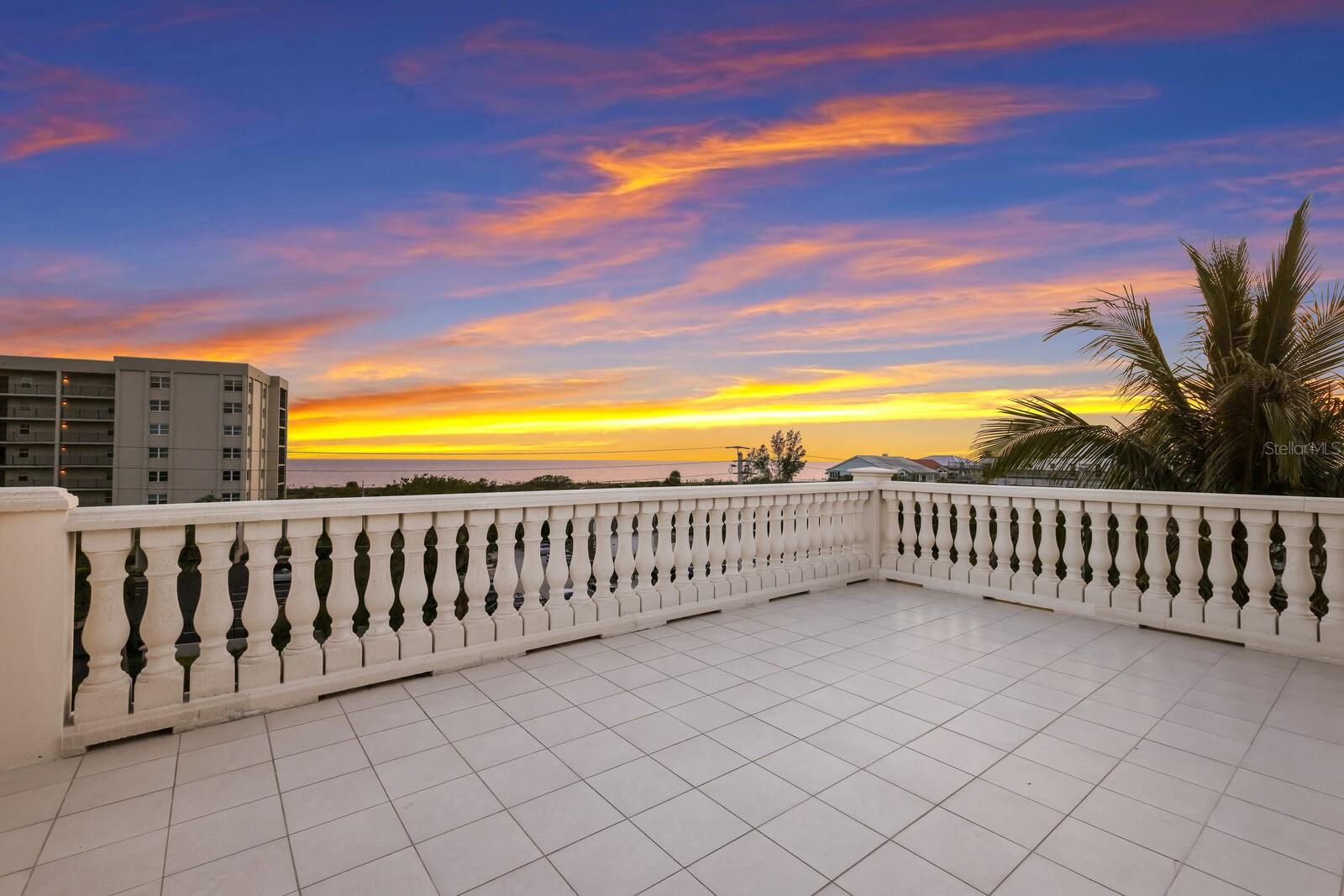 405 BEACH RD #B, SARASOTA, FL, 34242
