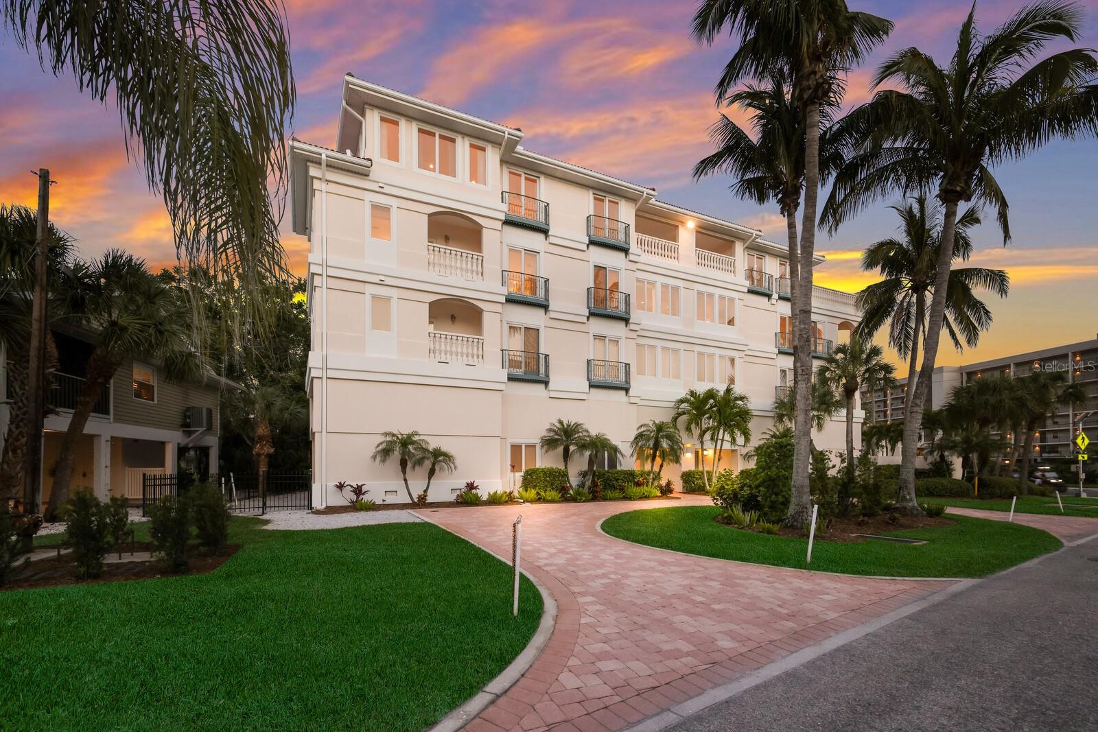 405 BEACH RD #B, SARASOTA, FL, 34242