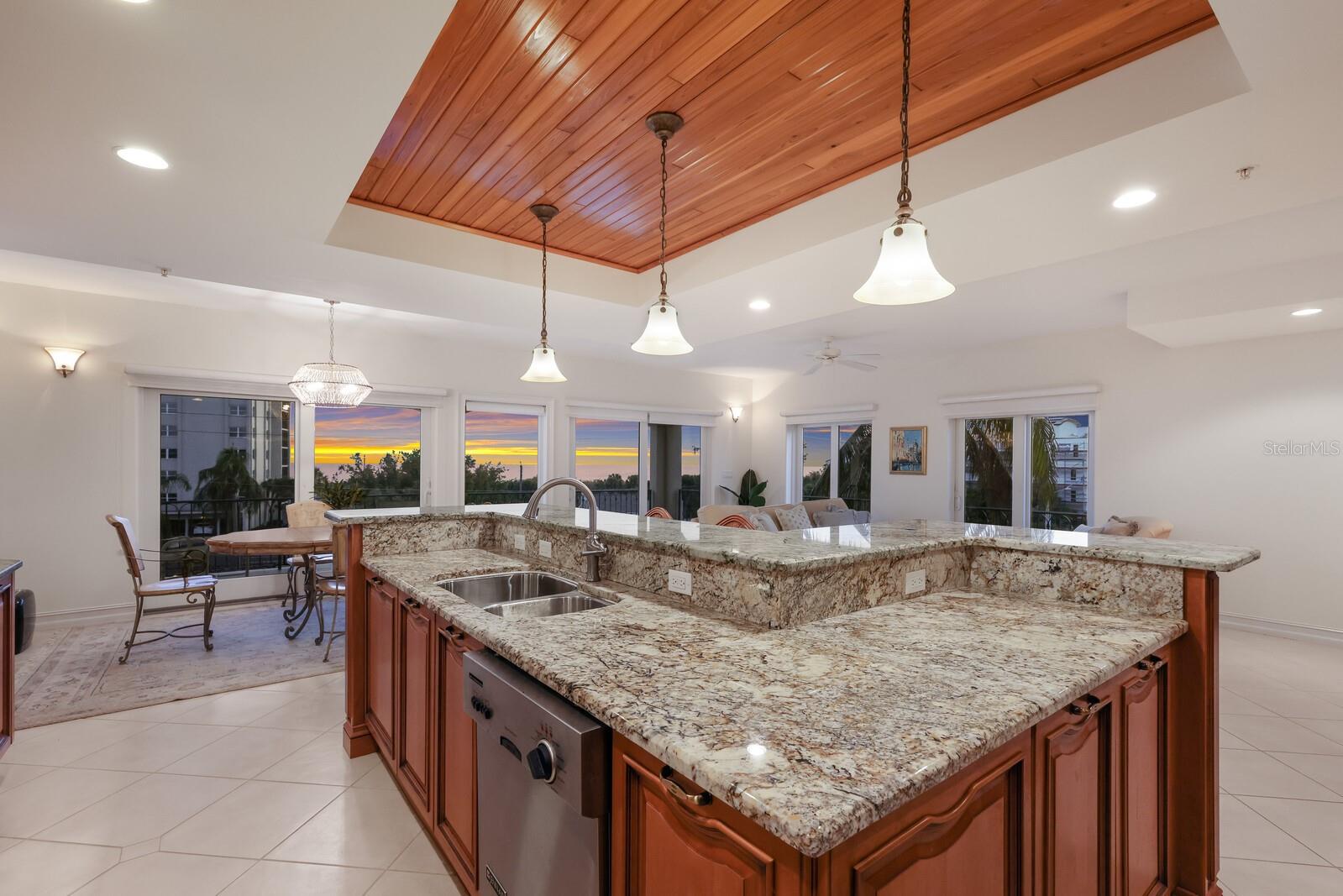 405 BEACH RD #B, SARASOTA, FL, 34242