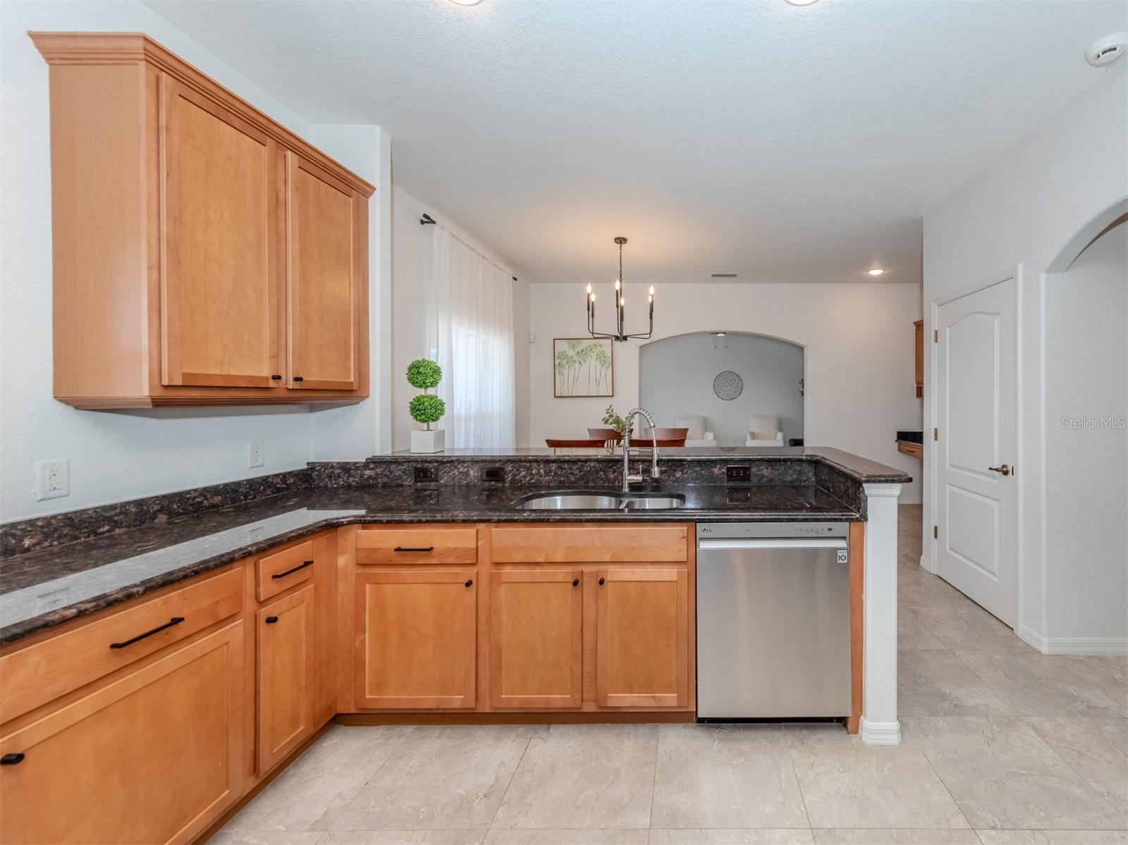 14462 FORT WORTH CIR, PORT CHARLOTTE, FL, 33981