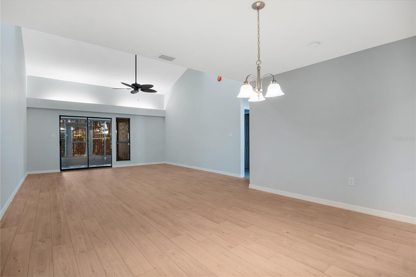 2205 CYPRESS COVE DR, TAVARES, FL, 32778