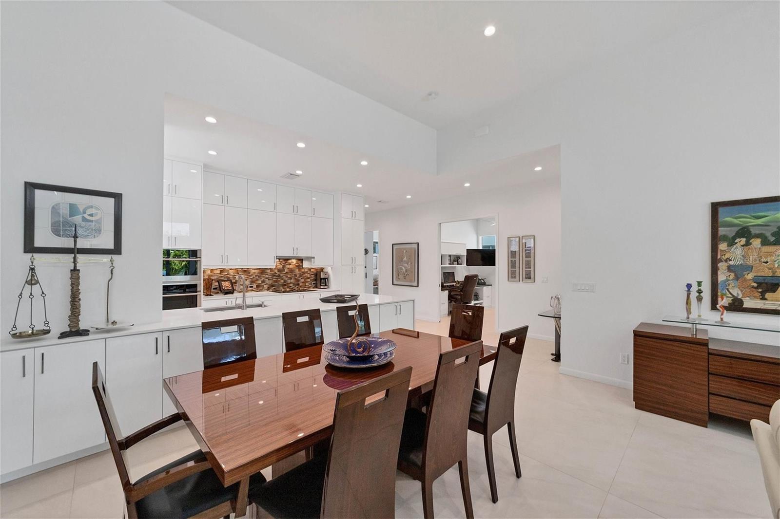 2135 HYDE PARK ST, SARASOTA, FL, 34239