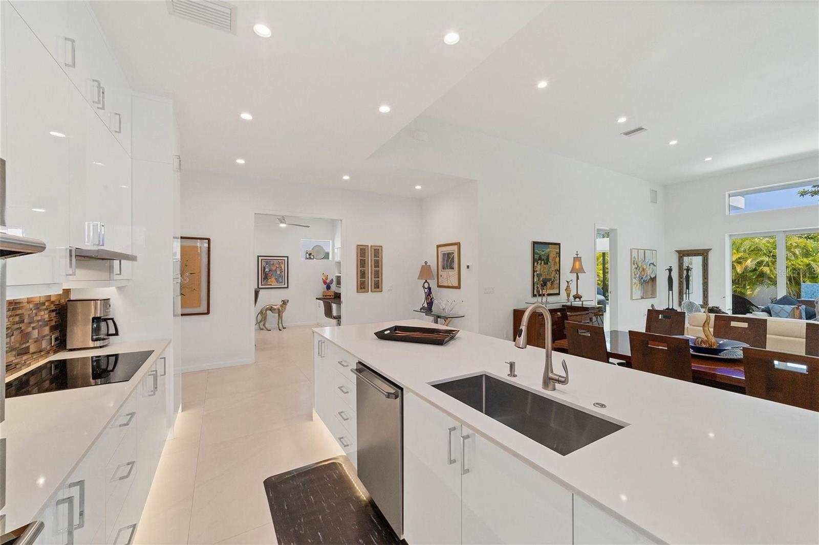 2135 HYDE PARK ST, SARASOTA, FL, 34239