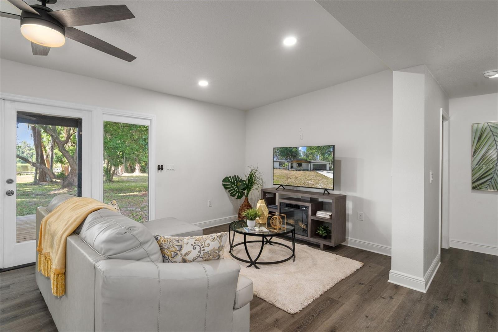 730 CRYSTAL LAKE RD, LUTZ, FL, 33548