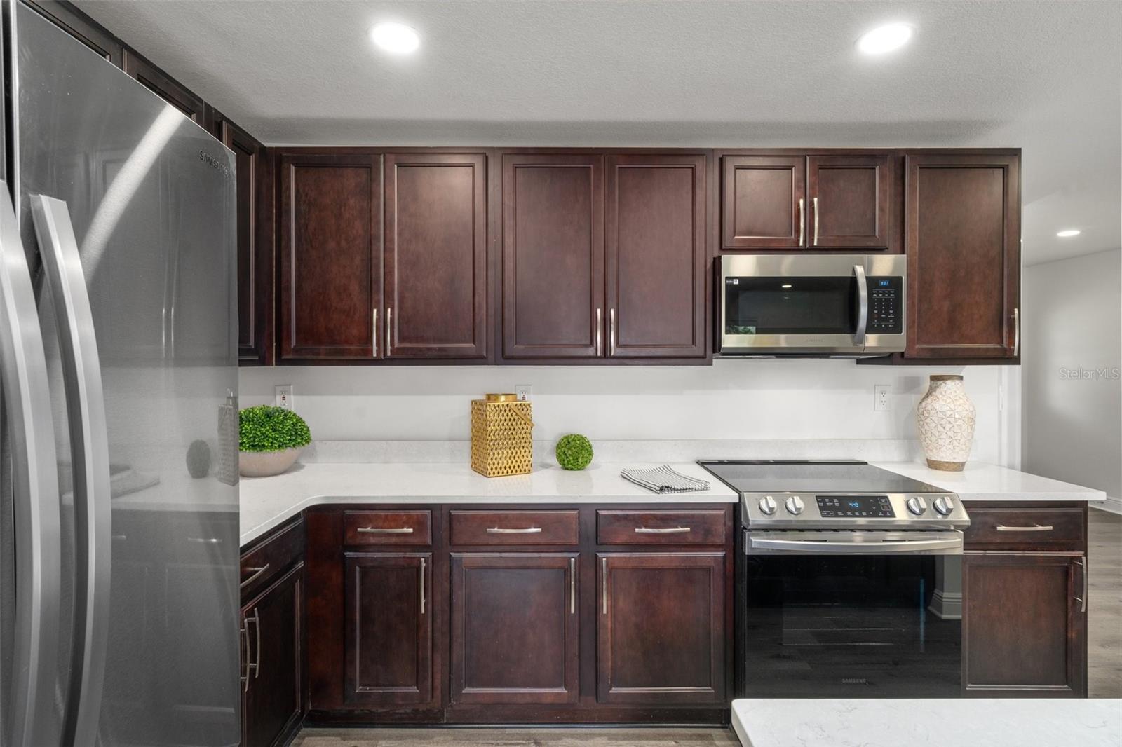 730 CRYSTAL LAKE RD, LUTZ, FL, 33548