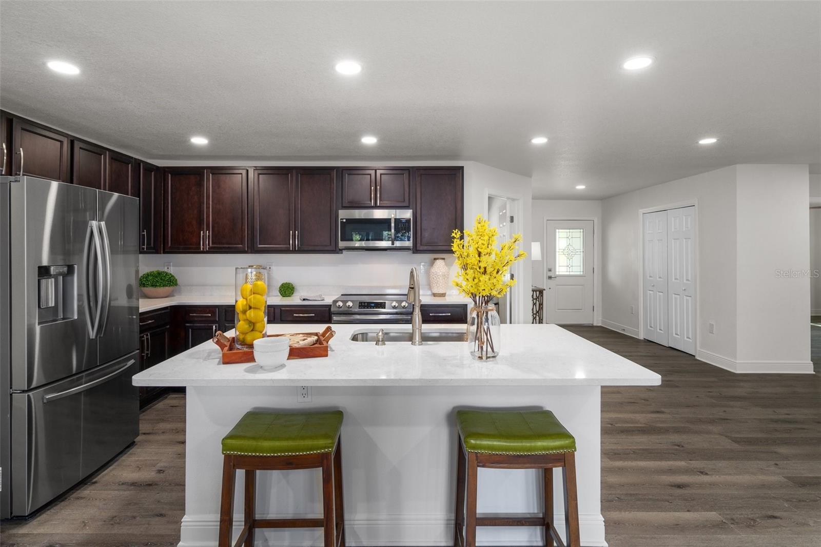 730 CRYSTAL LAKE RD, LUTZ, FL, 33548
