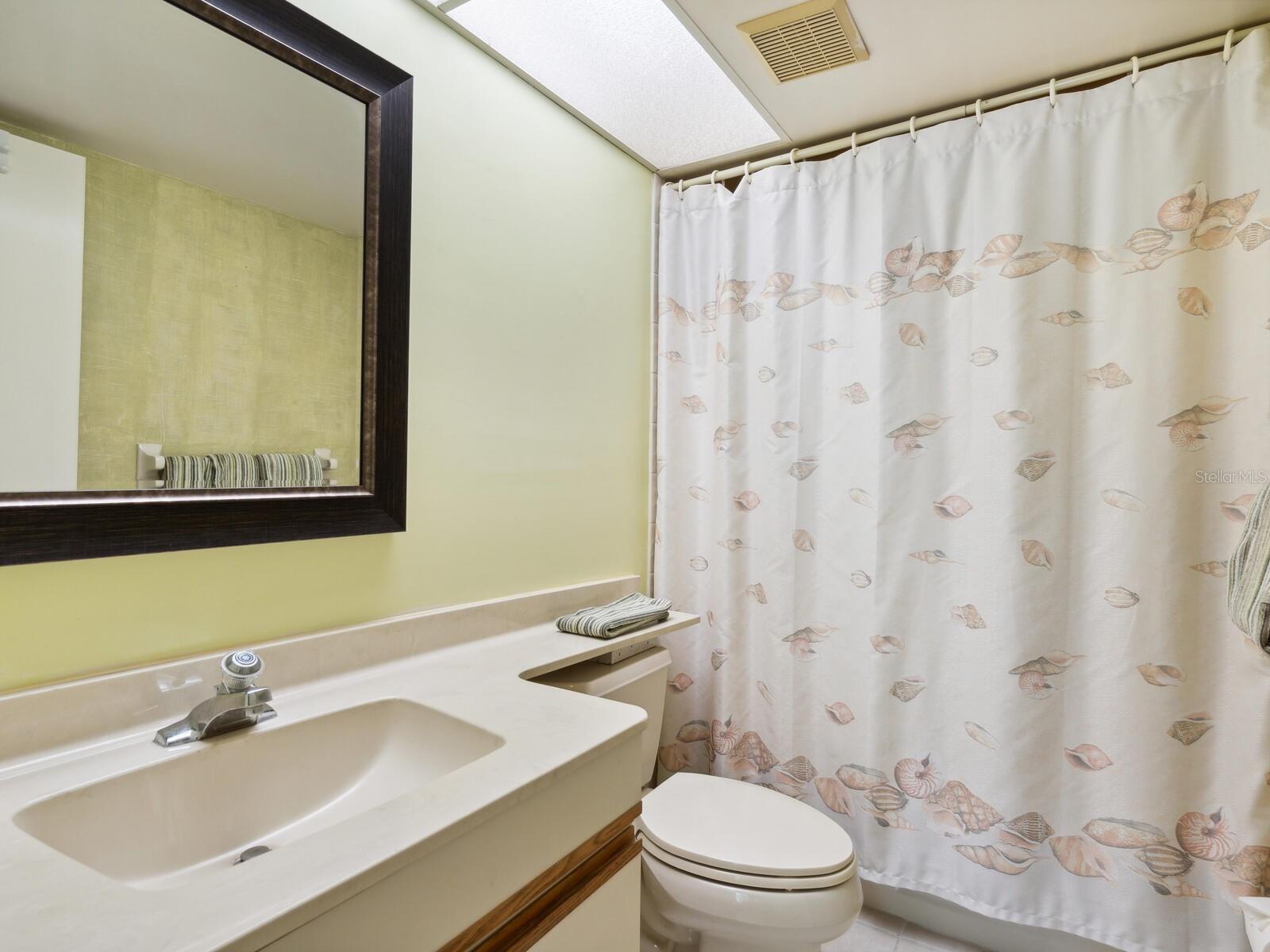 5228 LANDINGS BLVD #202, SARASOTA, FL, 34231