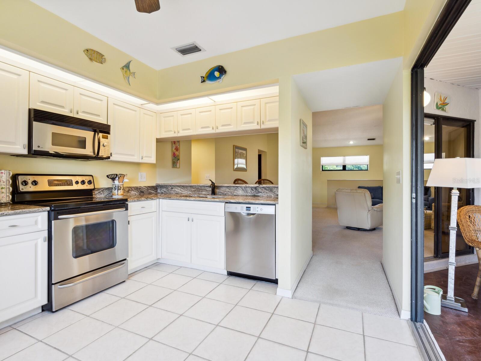 5228 LANDINGS BLVD #202, SARASOTA, FL, 34231