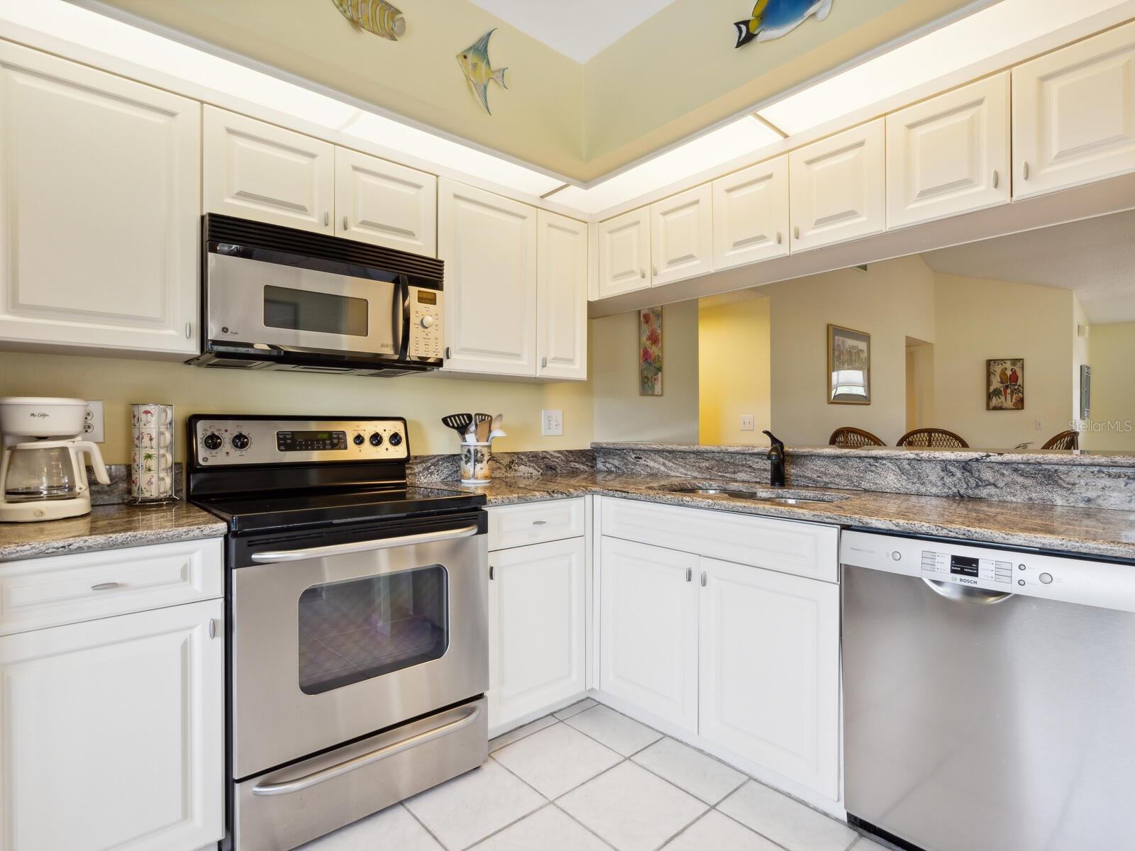 5228 LANDINGS BLVD #202, SARASOTA, FL, 34231