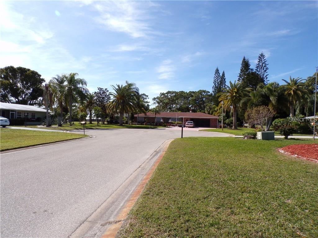 13 OAKLAND HILLS RD, ROTONDA WEST, FL, 33947