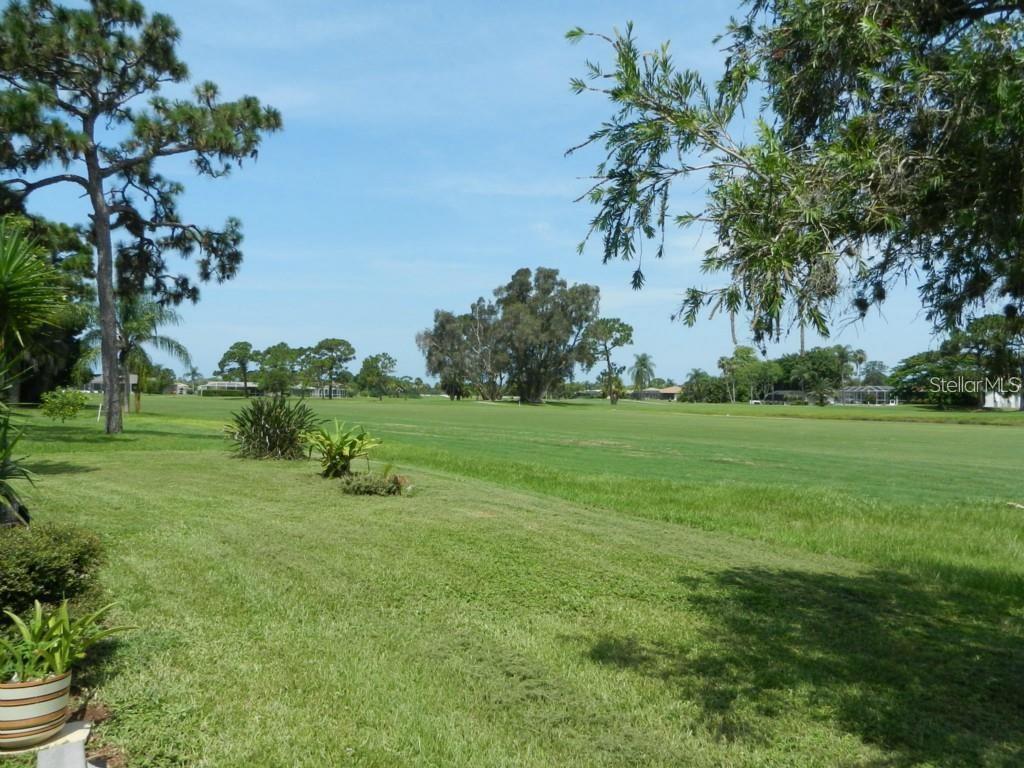 13 OAKLAND HILLS RD, ROTONDA WEST, FL, 33947