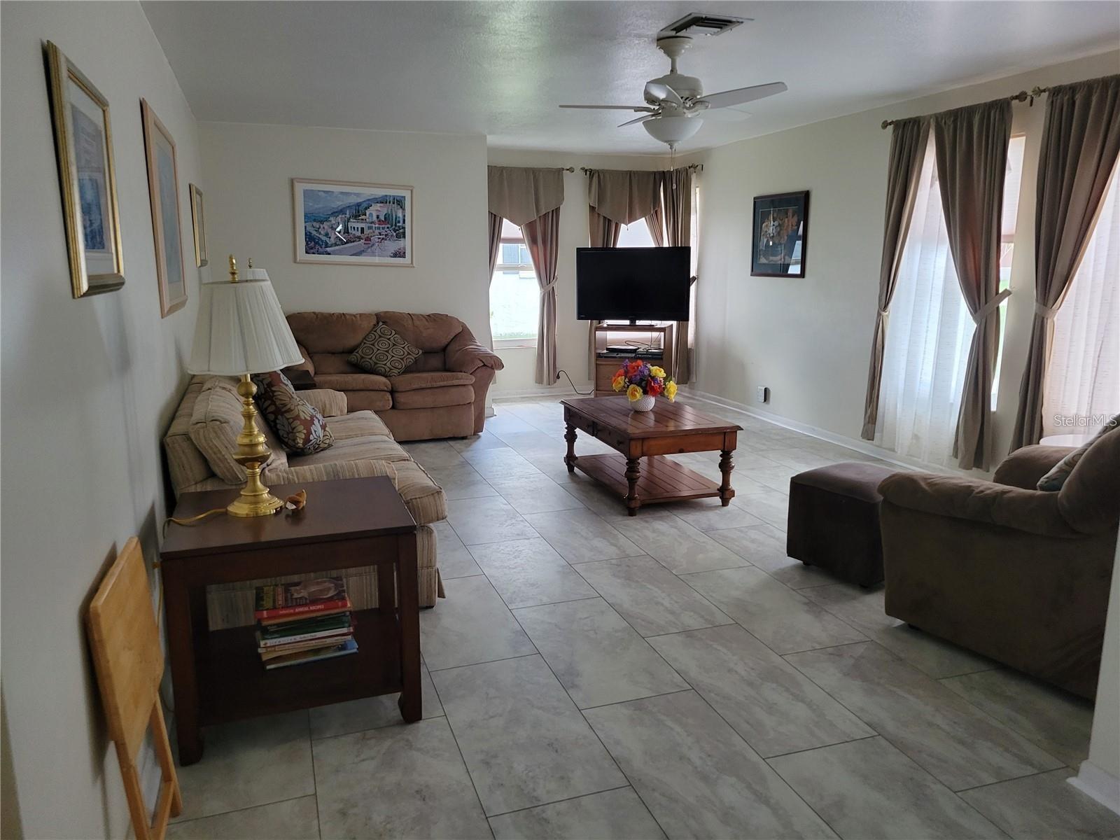 13 OAKLAND HILLS RD, ROTONDA WEST, FL, 33947