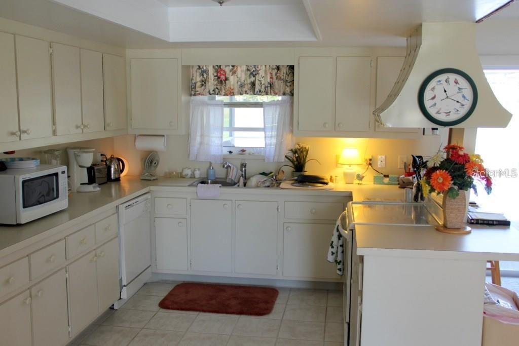 13 OAKLAND HILLS RD, ROTONDA WEST, FL, 33947