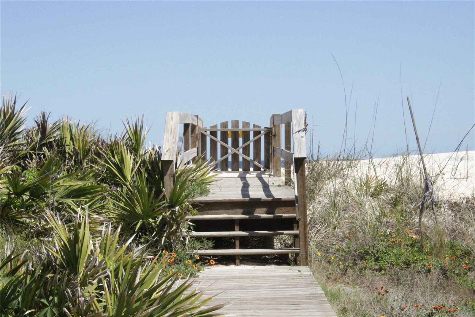 11 BEACHSIDE DR, PALM COAST, FL, 32137