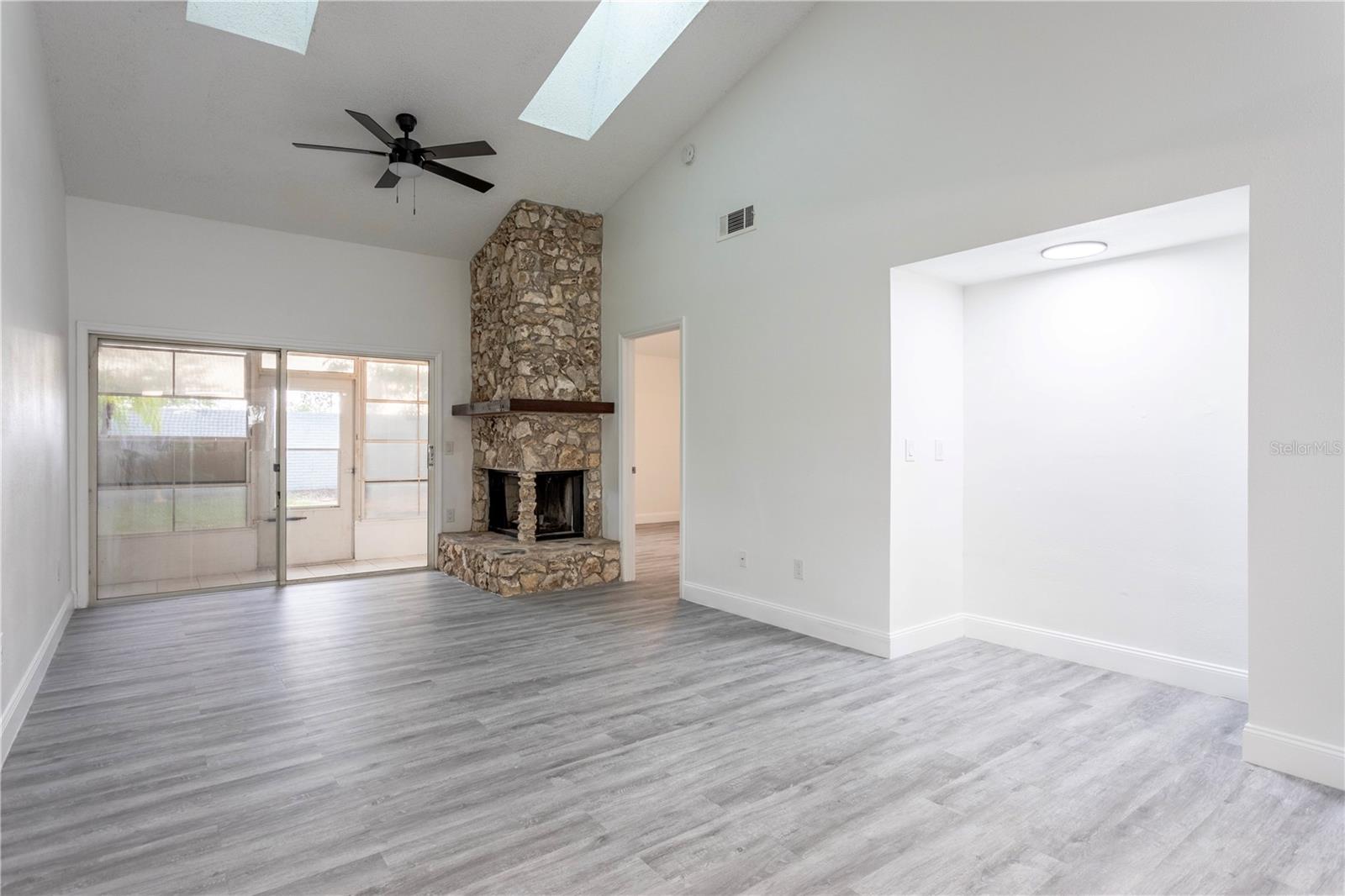 4548 SUMMERGROVE AVE, ORLANDO, FL, 32812