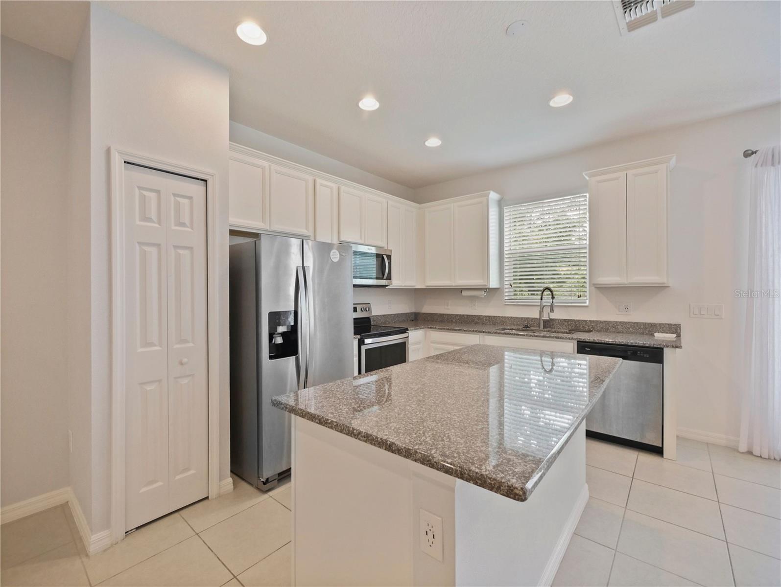 1262 E 10TH ST, APOPKA, FL, 32703