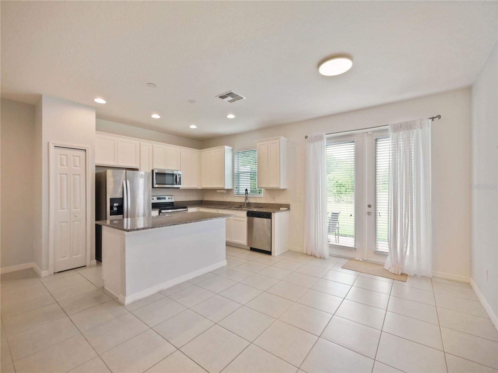 1262 E 10TH ST, APOPKA, FL, 32703