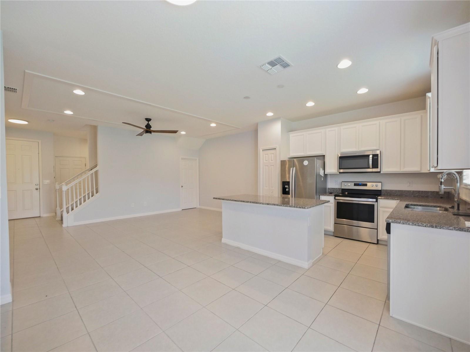 1262 E 10TH ST, APOPKA, FL, 32703