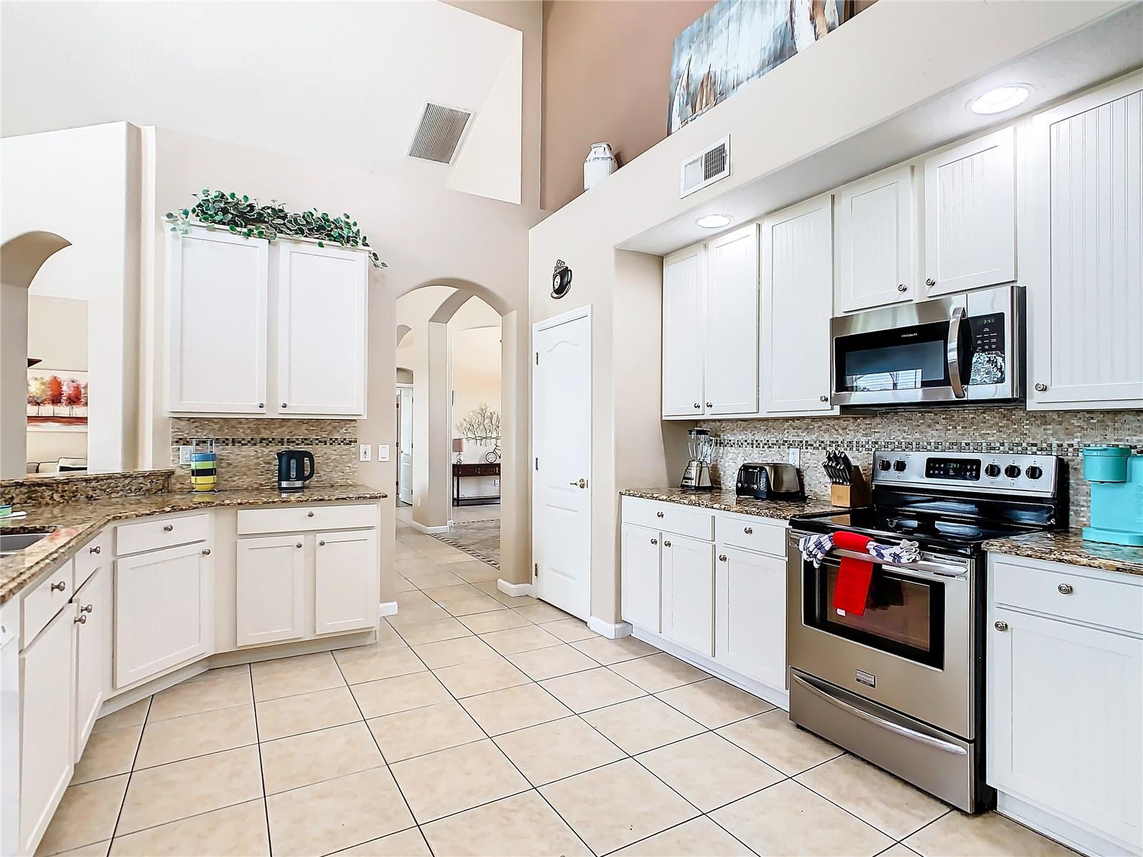 609 N HAMPTON DR, DAVENPORT, FL, 33897