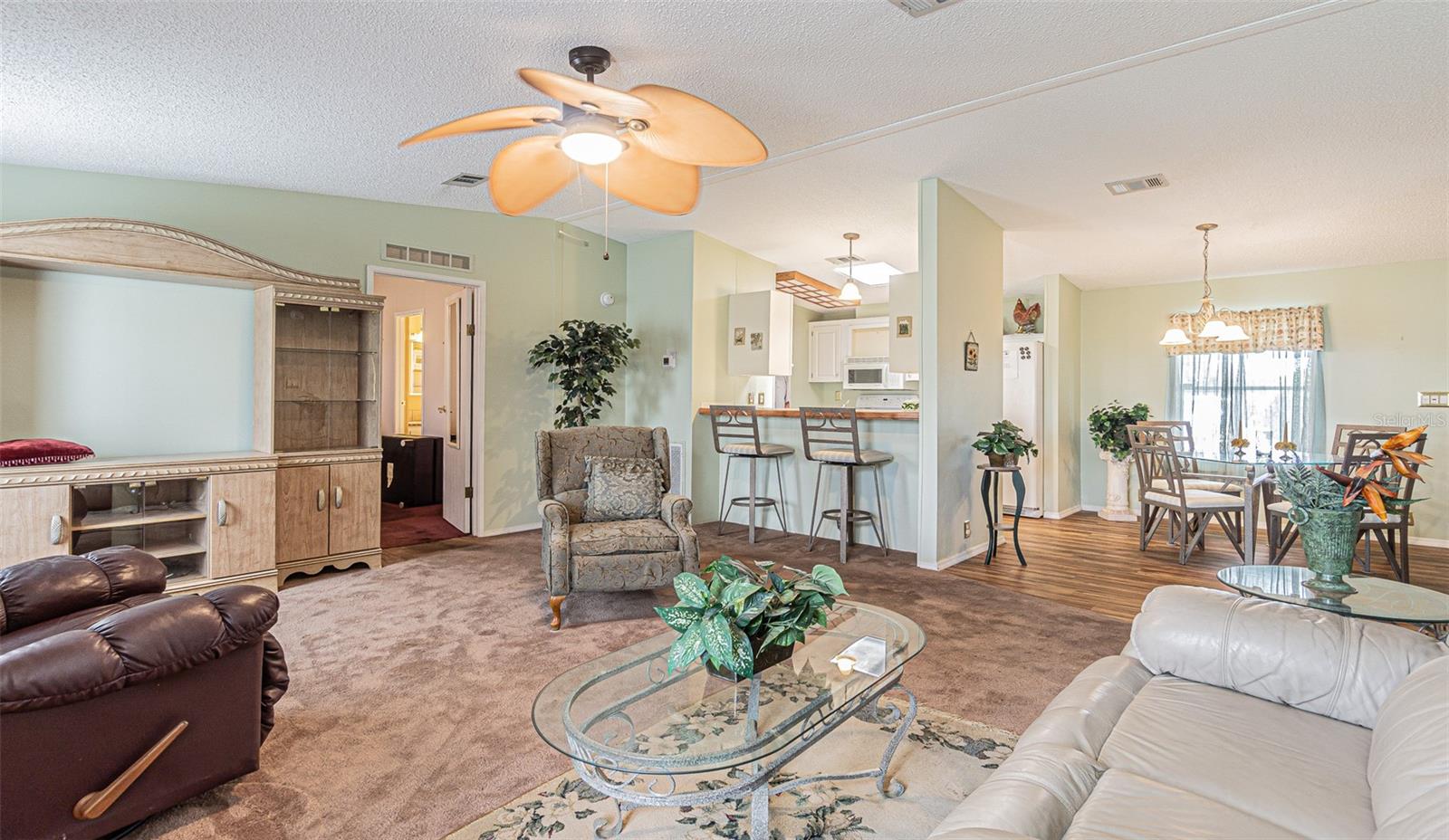 37607 NEUKOM AVE, ZEPHYRHILLS, FL, 33541