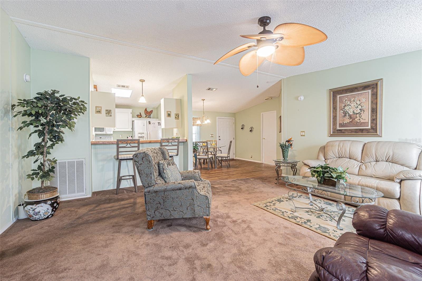 37607 NEUKOM AVE, ZEPHYRHILLS, FL, 33541
