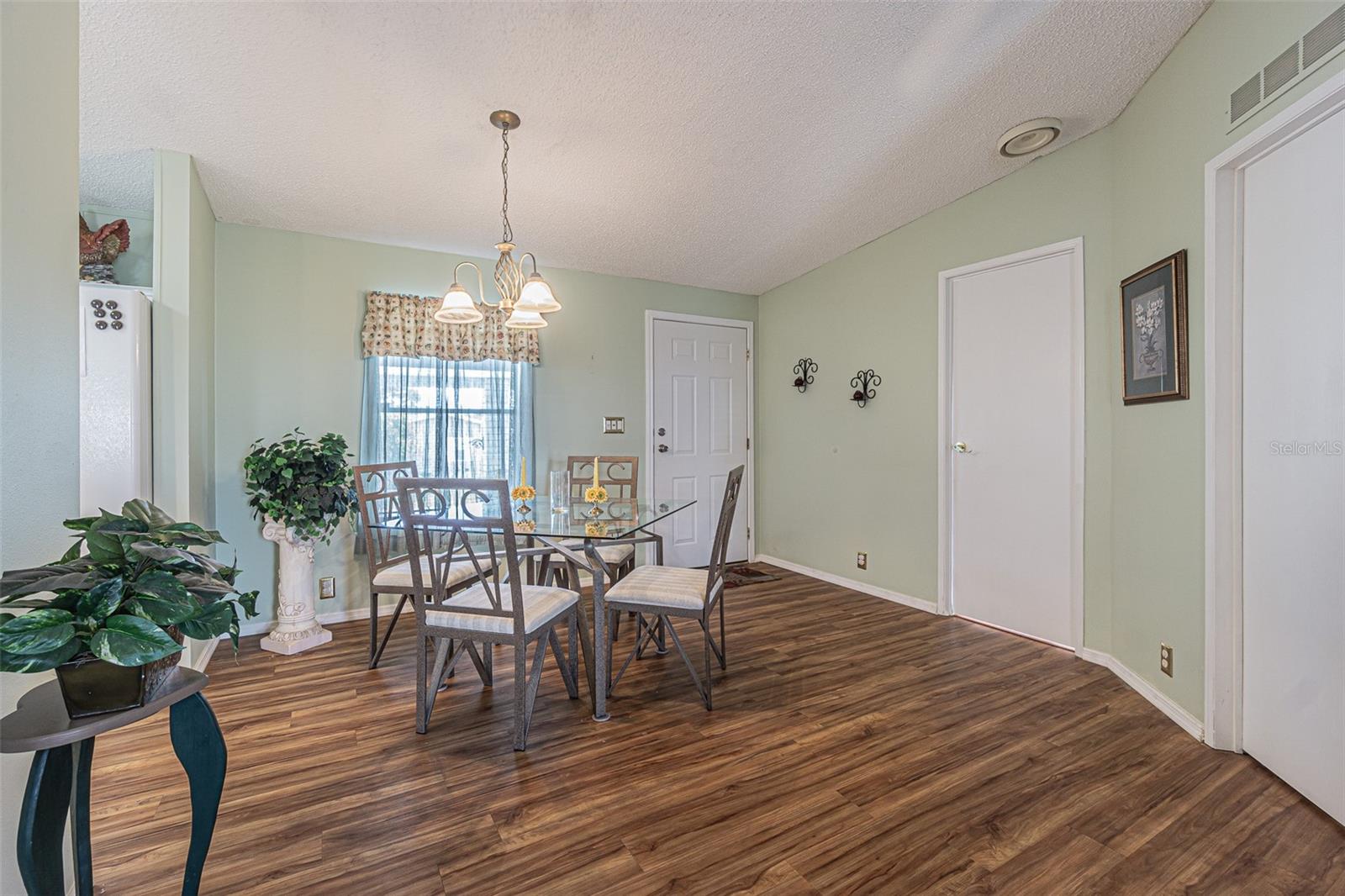 37607 NEUKOM AVE, ZEPHYRHILLS, FL, 33541