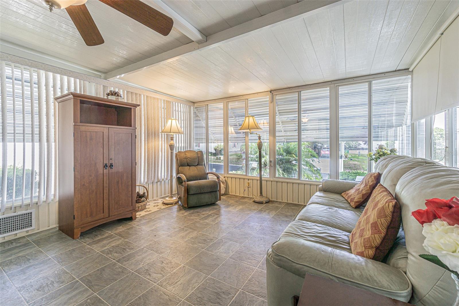 37607 NEUKOM AVE, ZEPHYRHILLS, FL, 33541
