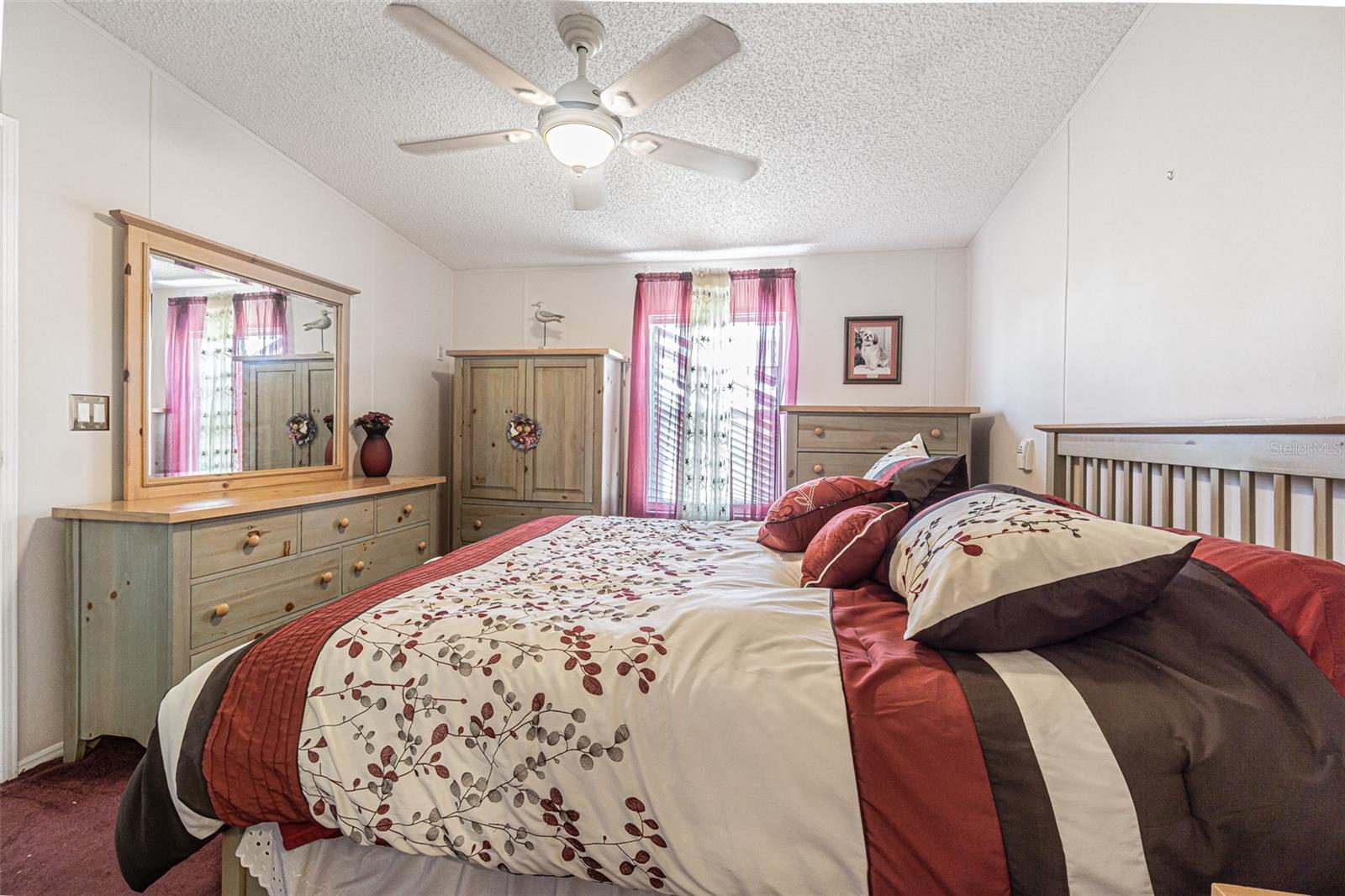 37607 NEUKOM AVE, ZEPHYRHILLS, FL, 33541
