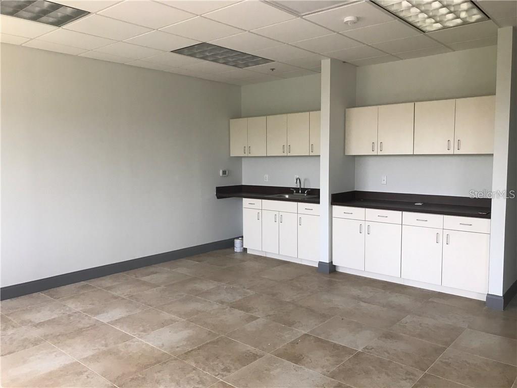 6735 CONROY RD #211, ORLANDO, FL, 32835