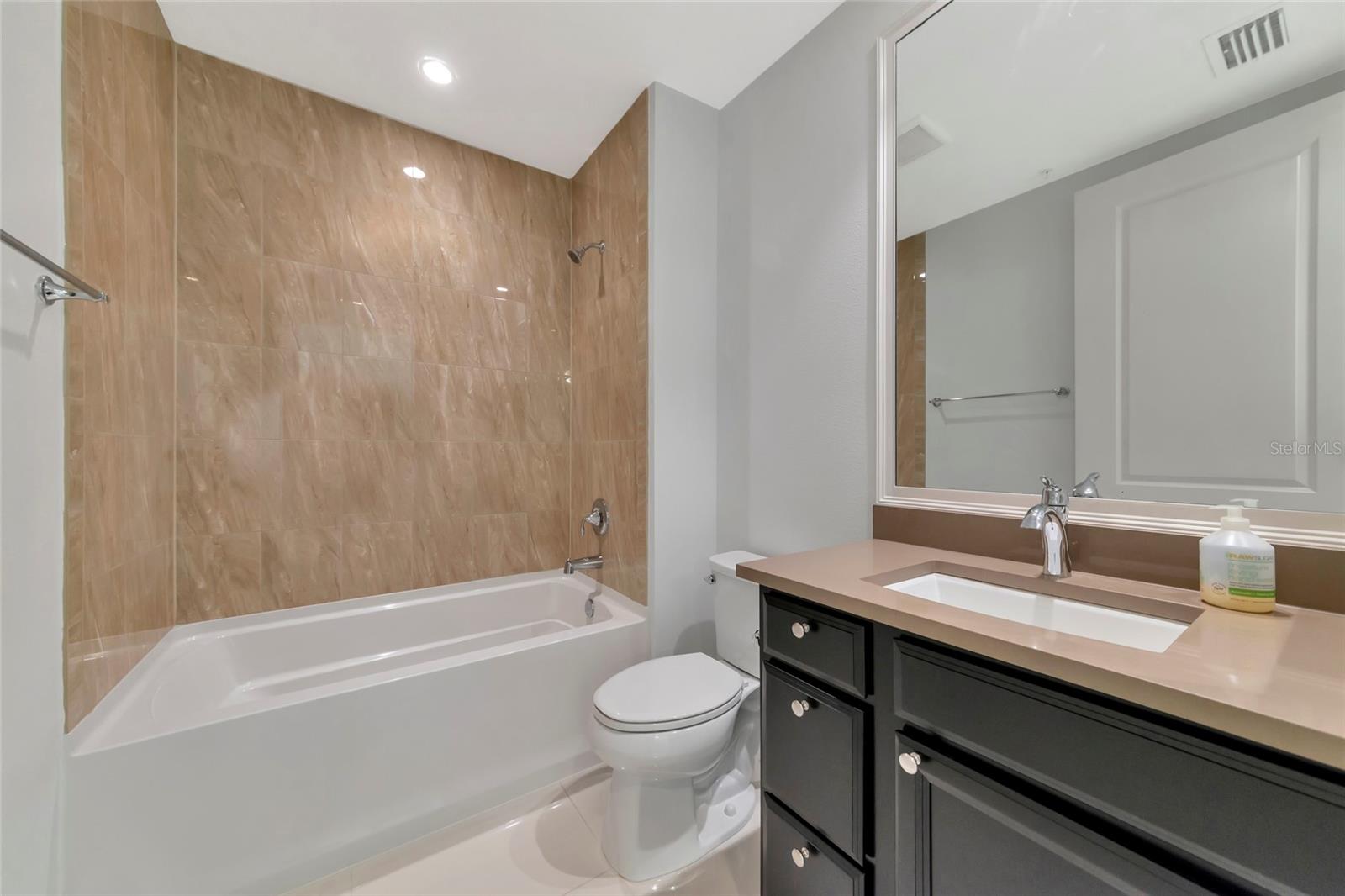 10520 BOARDWALK LOOP #401, LAKEWOOD RANCH, FL, 34202