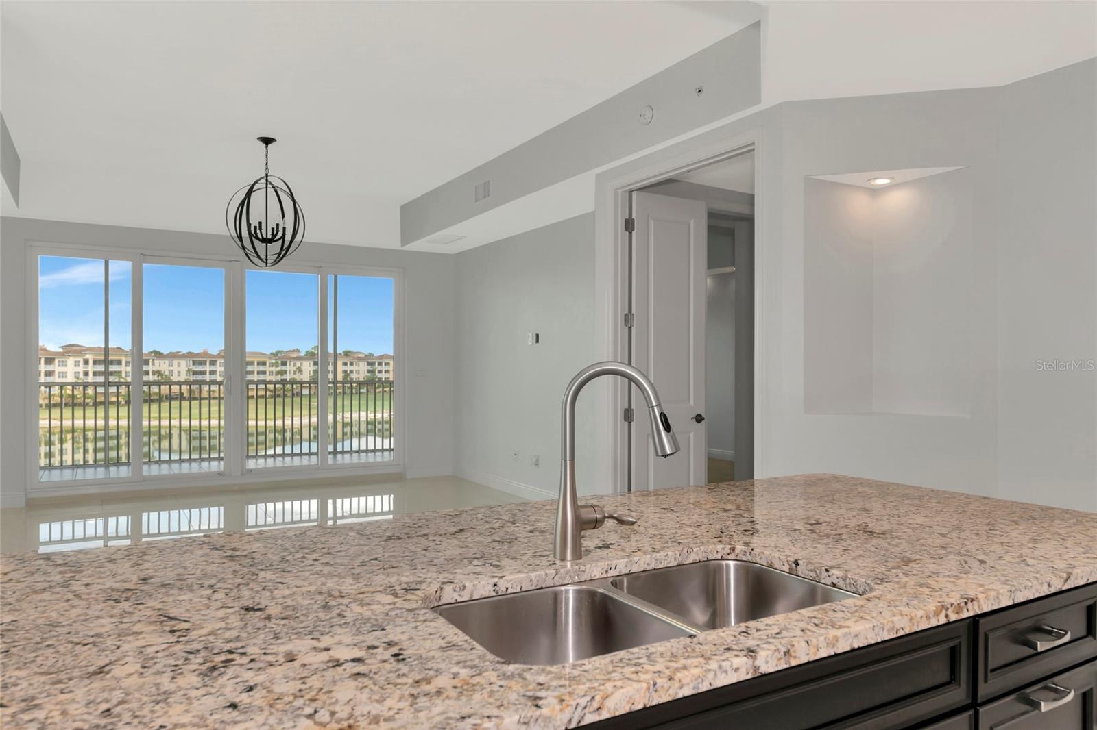 10520 BOARDWALK LOOP #401, LAKEWOOD RANCH, FL, 34202