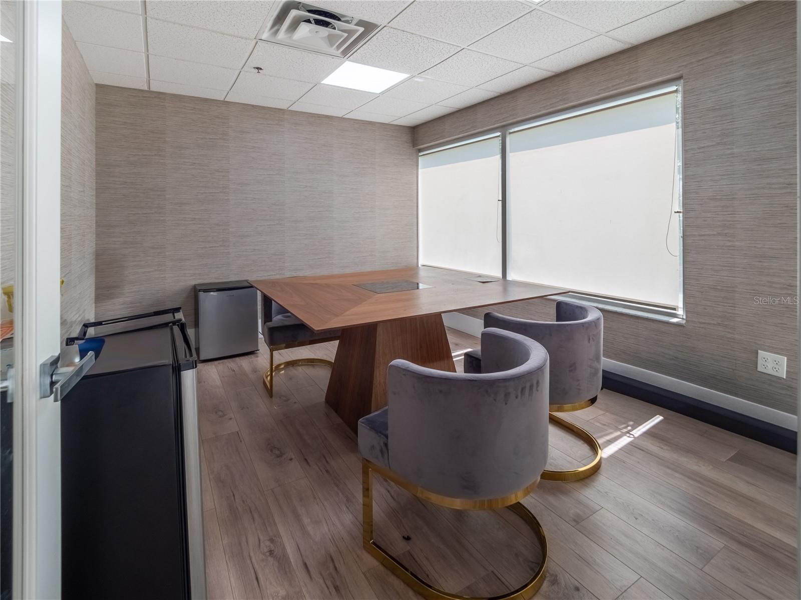 7575 KINGSPOINTE PKWY #1, ORLANDO, FL, 32819