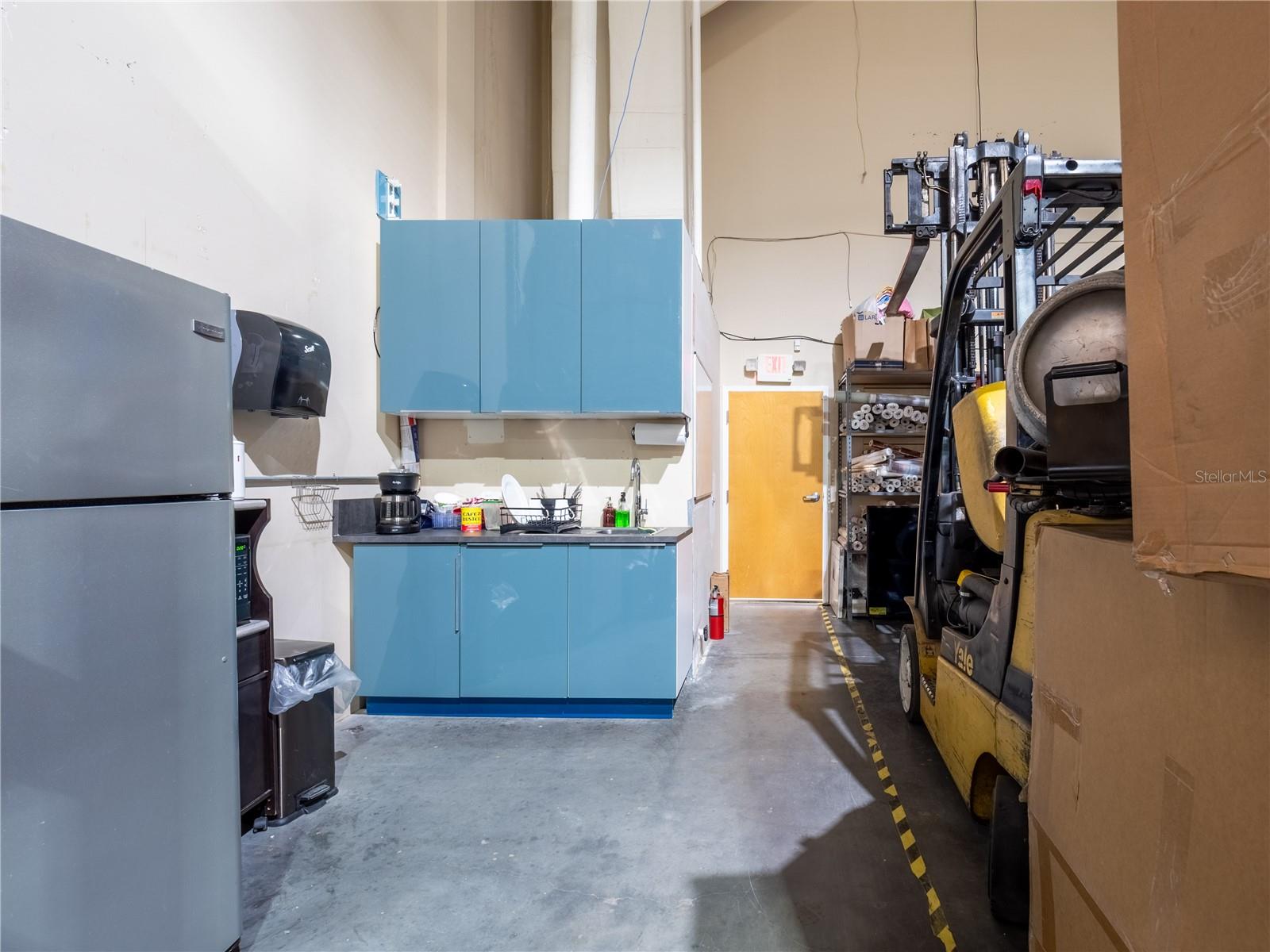 7575 KINGSPOINTE PKWY #1, ORLANDO, FL, 32819