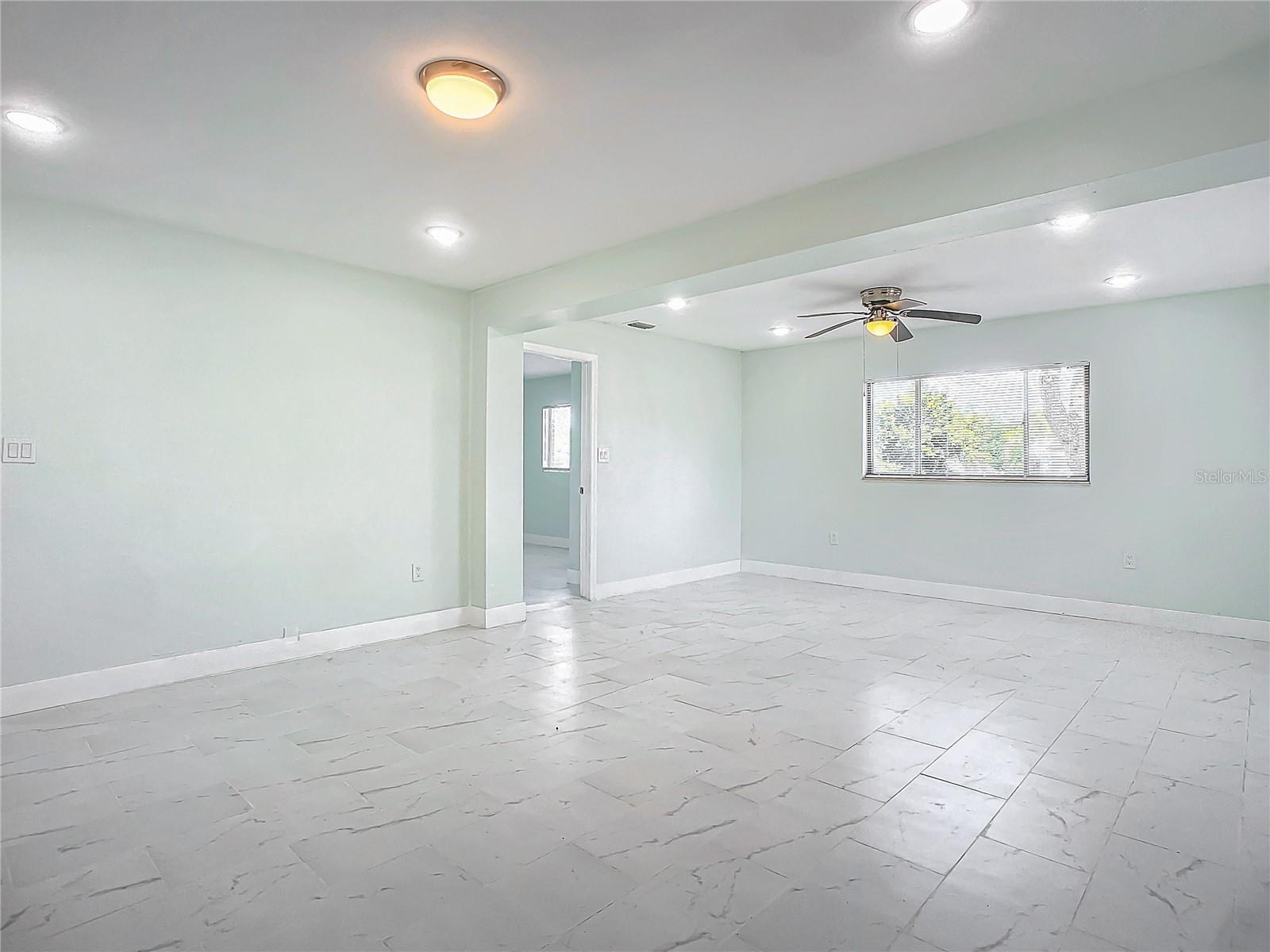 8 S SHELL RD, DEBARY, FL, 32713