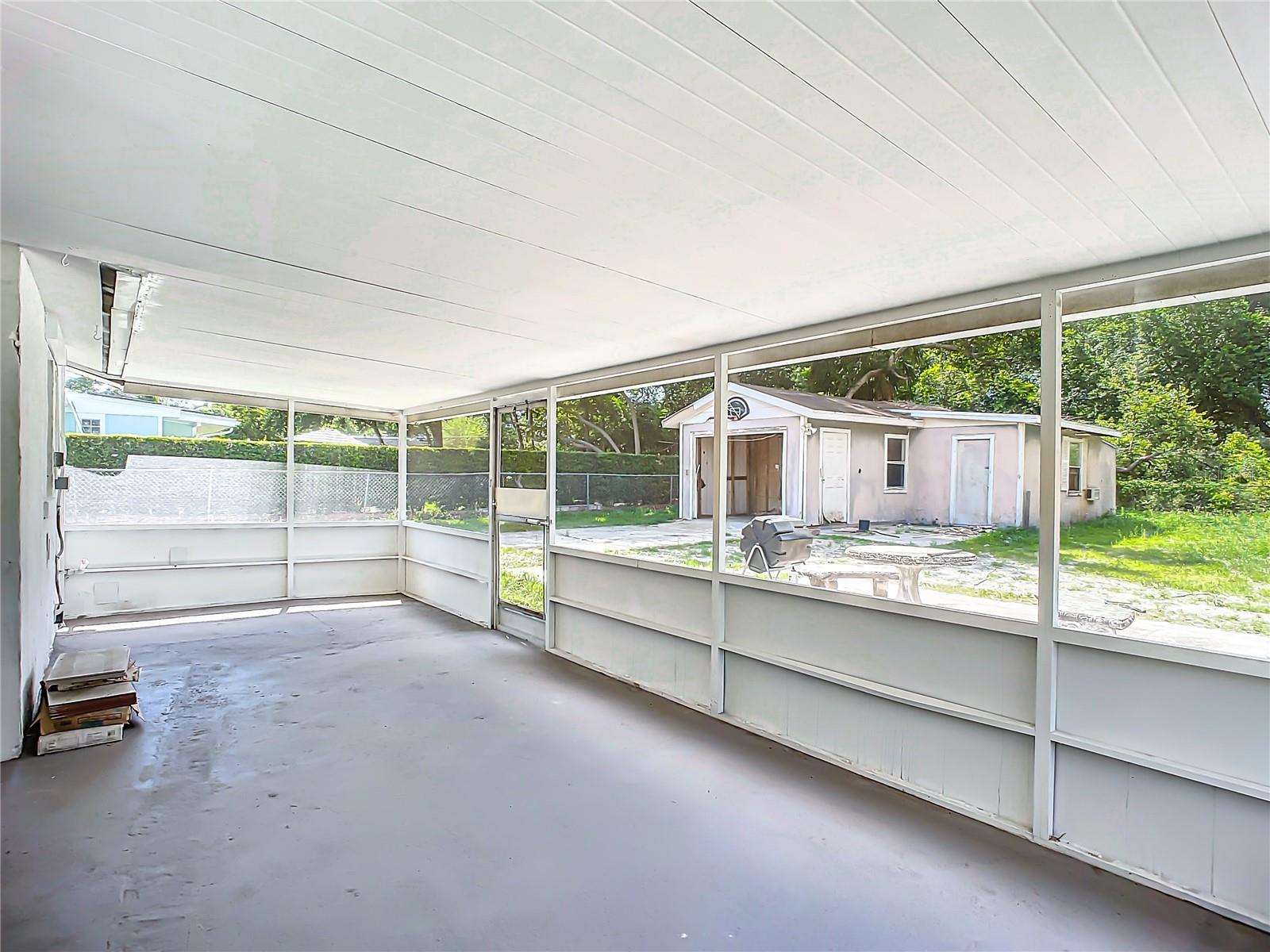 8 S SHELL RD, DEBARY, FL, 32713