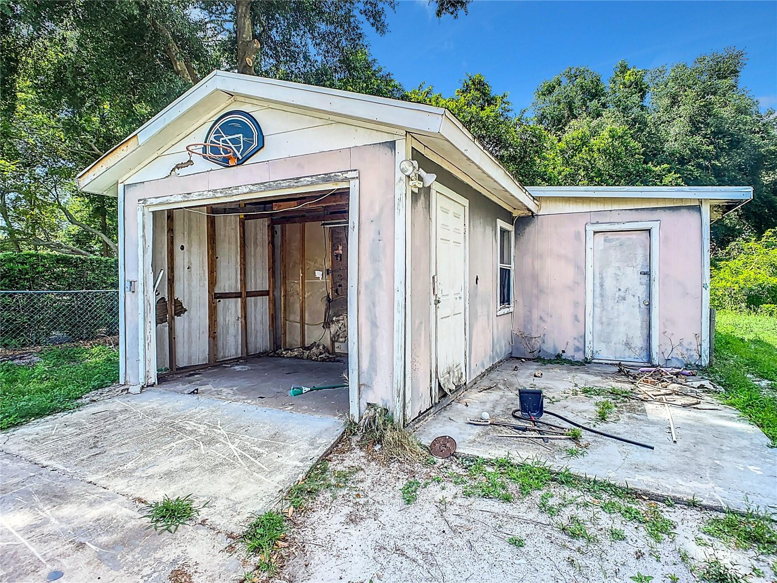 8 S SHELL RD, DEBARY, FL, 32713