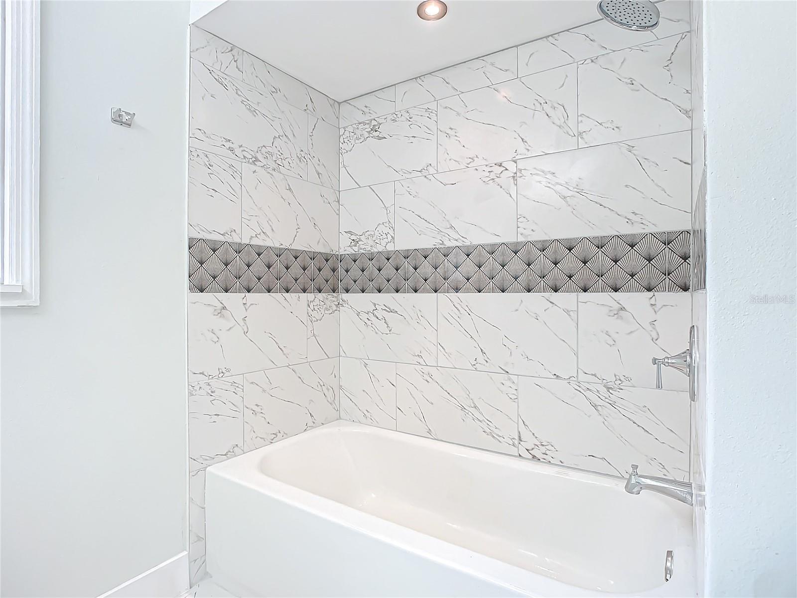 8 S SHELL RD, DEBARY, FL, 32713