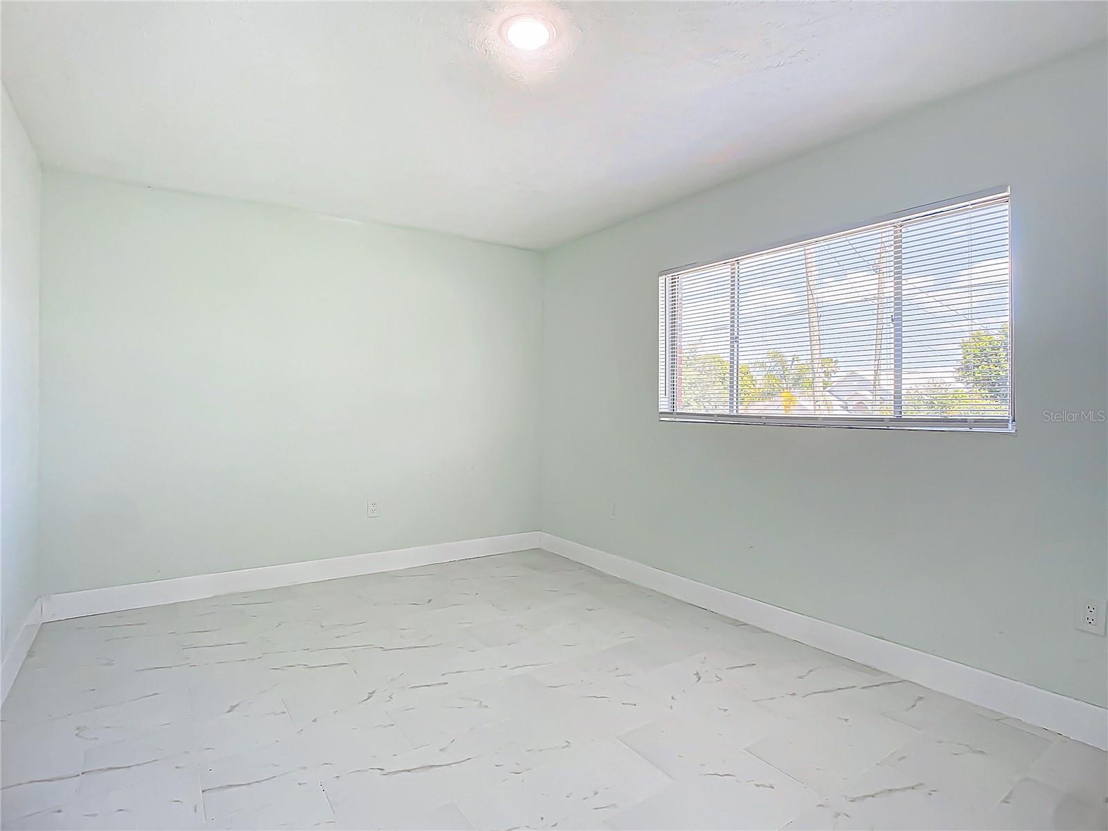 8 S SHELL RD, DEBARY, FL, 32713