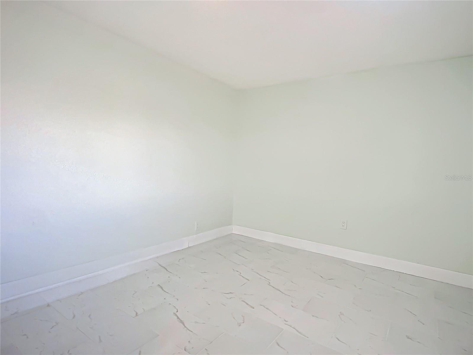 8 S SHELL RD, DEBARY, FL, 32713