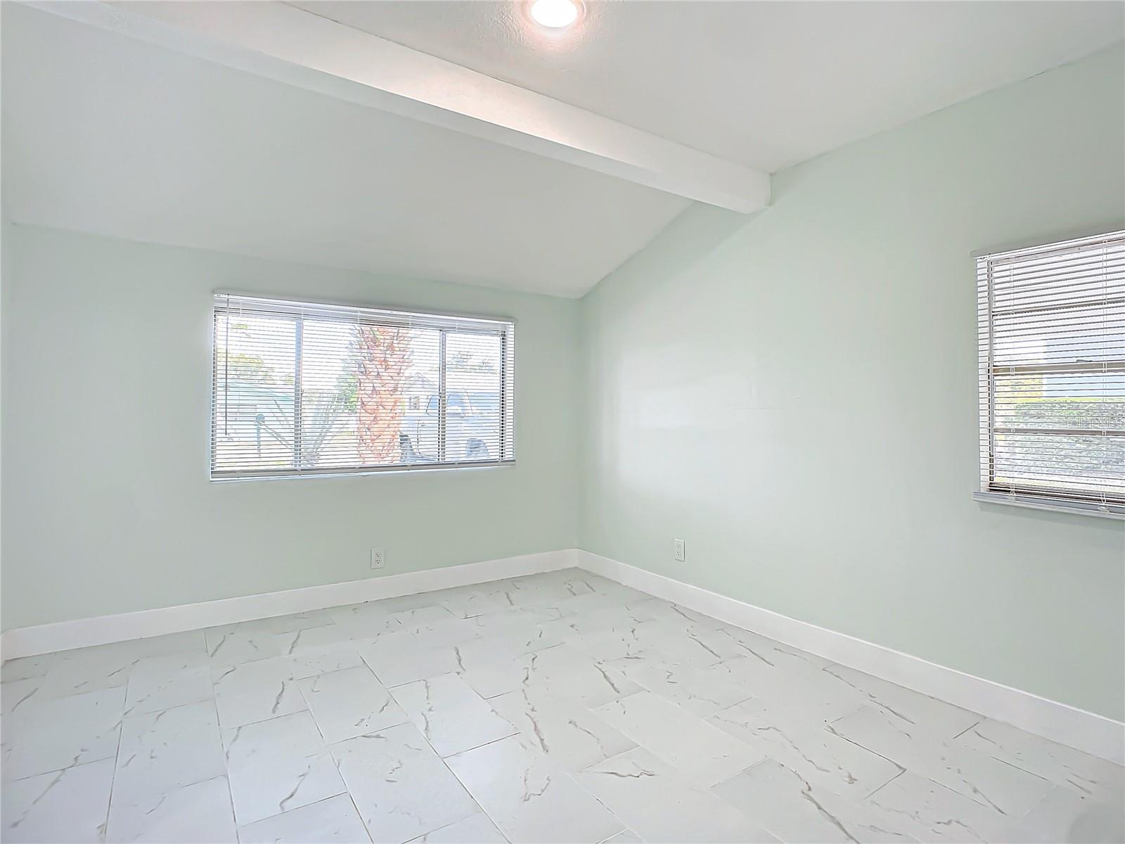 8 S SHELL RD, DEBARY, FL, 32713