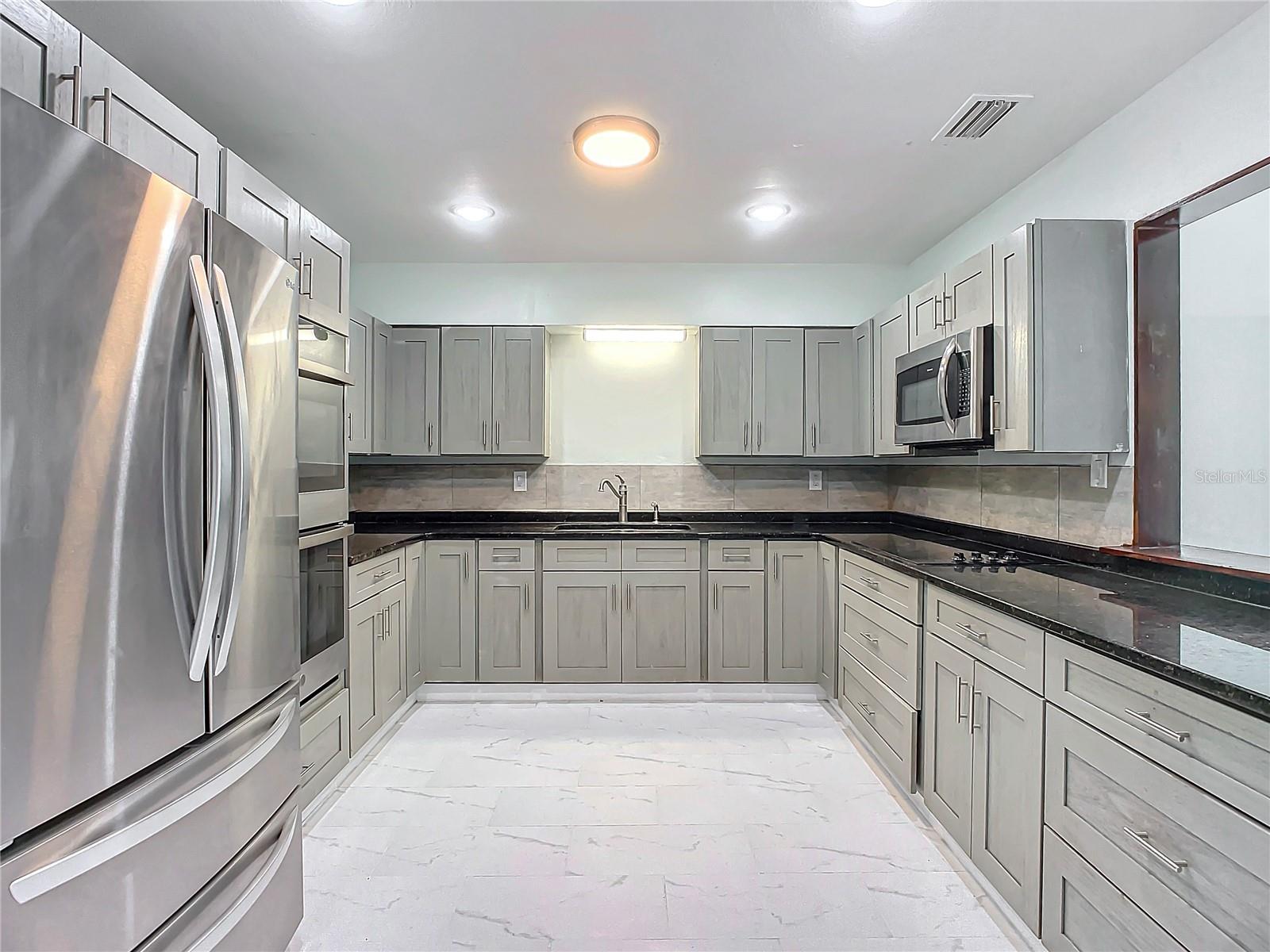 8 S SHELL RD, DEBARY, FL, 32713