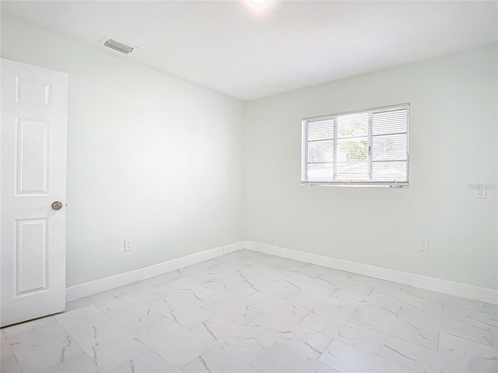 8 S SHELL RD, DEBARY, FL, 32713